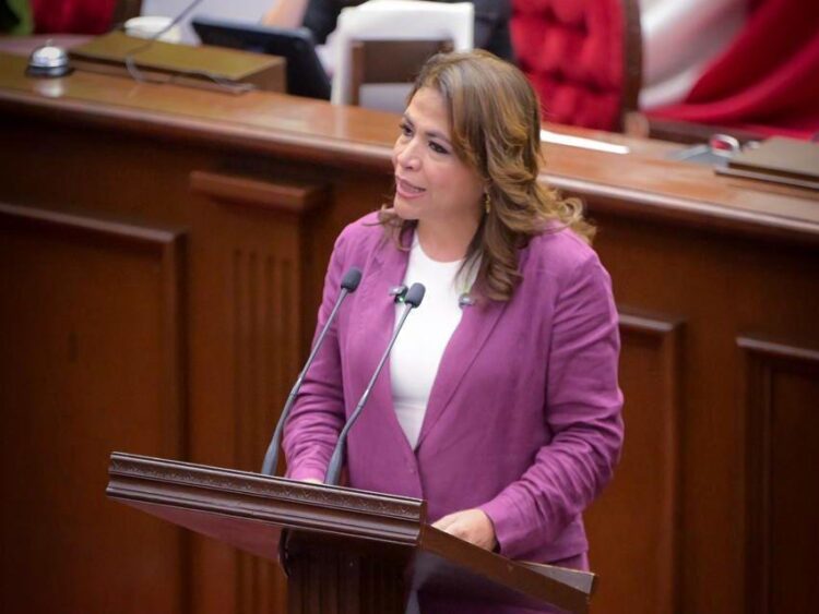 Impulsa Fabiola Alanís reforma para sancionar violencia política de género en Michoacán