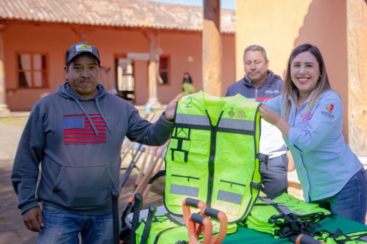 Mejora Dayana Pérez servicios públicos en Salvador Escalante con nueva cuadrilla de trabajo
