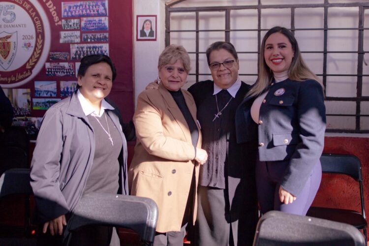 Conmemora alcaldesa 75 aniversario del Colegio Sor Juana en Sta Clara del Cobre