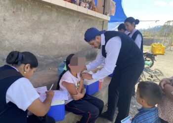 Intensifican jornada de vacunación en diversos puntos de Uruapan