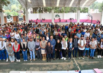 Apoyar y servir a la gente es dar bienestar a cada familia: edil Julio Arreola