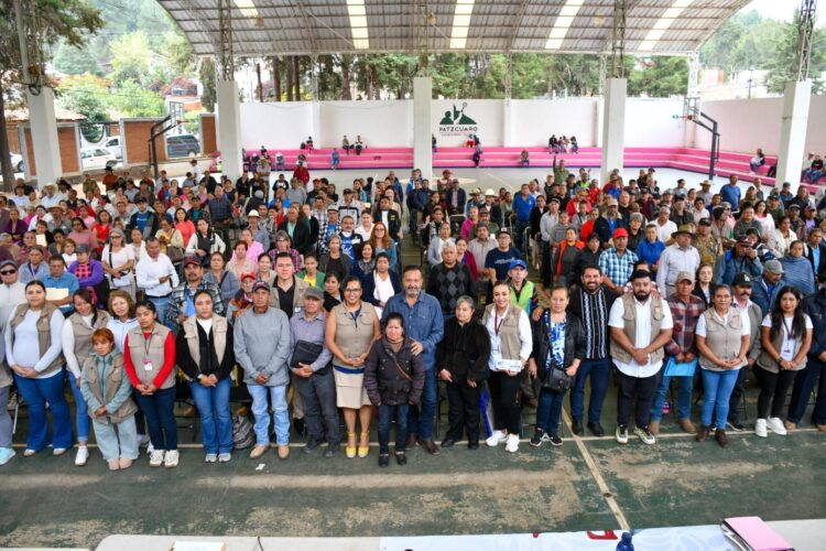 Apoyar y servir a la gente es dar bienestar a cada familia: edil Julio Arreola