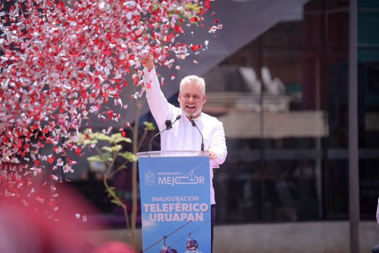Uruapan vuela alto; inaugura Bedolla primer teleférico de Michoacán