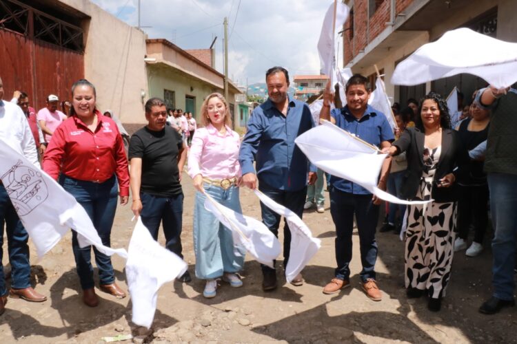 Trabajar por las comunidades es cumplirle a la gente de Pátzcuaro: Julio Arreola