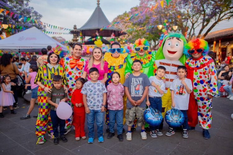 Celebra Dayana Pérez a niñez de Salvador Escalante con alegría y cariño