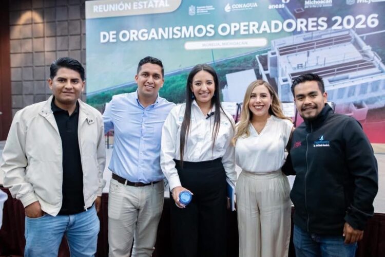 Gestiona Dayana Pérez mejoras al servicio de agua potable de Salvador Escalante