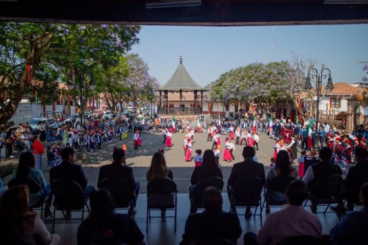Conmemora Dayana Pérez el 164 aniversario de la Batalla de Puebla