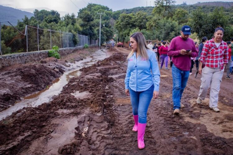 Encabeza Dayana Pérez atención inmediata a familias afectadas por lluvias en Jujucato