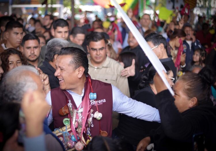 ¡ Carlos Torres Piña, liderazgo a ras de tierra en Michoacán !