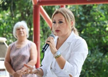 Blanca Lara; la política hecha mujer, caminando todo Uruapan