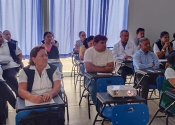 Centro de Salud Uruapan capacita personal en gerontología ante envejecimiento poblacional