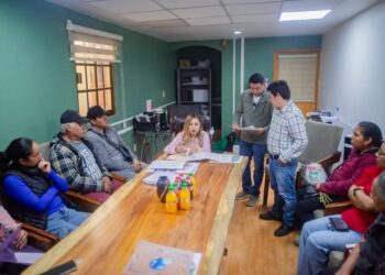 Brinda Dayana Pérez certeza jurídica a familias de Santa Clara del Cobre