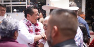 Antes de ganar las encuestas, Torres Piña se ganó a la gente