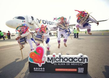 Con 18 conexiones aéreas, Michoacán se abre al turismo nacional e internacional