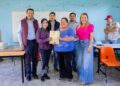 Entrega Dayana Pérez apoyo para techumbre en primaria Benito Juárez de Irícuaro