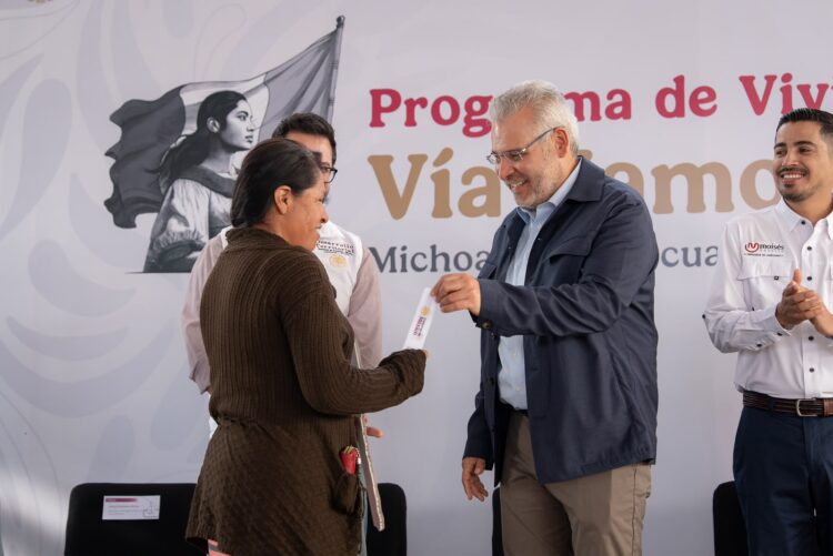 Más de 10 mil familias michoacanas buscan consolidar su derecho a la vivienda: Bedolla