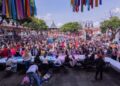 Entrega Dayana Pérez útiles y mochilas para regreso a clases en Salvador Escalante