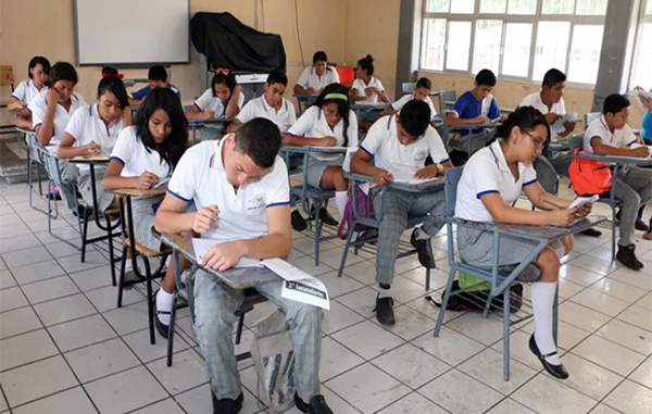 INEGI muestra avances de la educación en Michoacán: Gaby Molina