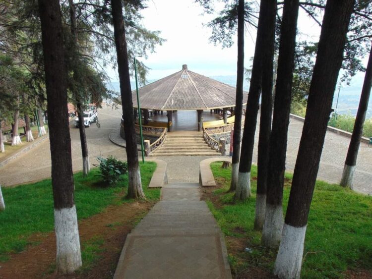 Frena Ayto de Pátzcuaro obras en Cerro del Estribo Grande; exige permisos