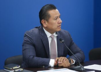 Presenta Torres Piña su renuncia a la Fiscalía ante Congreso de Michoacán