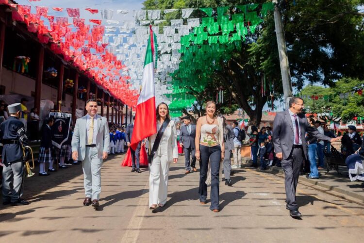 Conmemora Salvador Escalante 216 Aniversario del Inicio de la Independencia de México