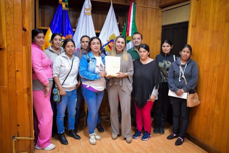Refrenda Dayana Pérez su compromiso con la educación de Salvador Escalante
