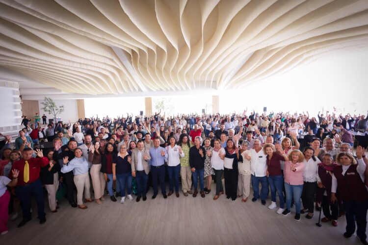 Reune Torres Piña a fundadores obradoristas y estructura de Celeste Ascencio