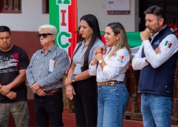 Gestiona Dayana Pérez soluciones para garantizar abasto de agua en Ixtaro