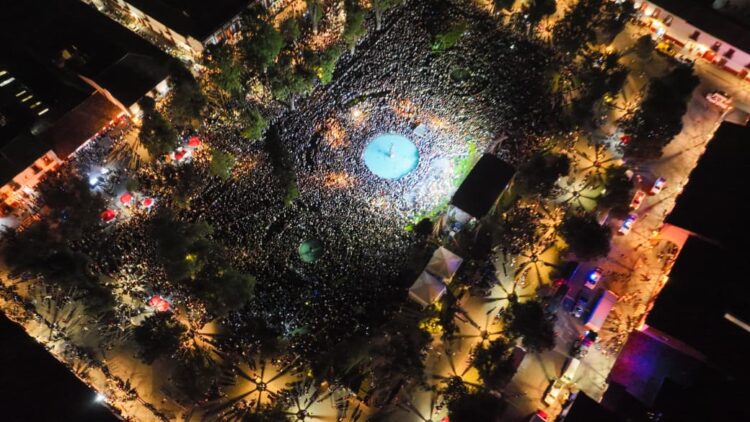 Celebra Pátzcuaro su 492 aniversario con saldo blanco tras concierto de La Trakalosa
