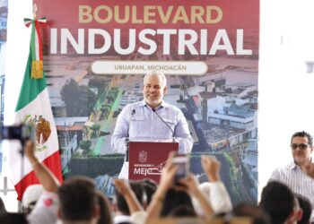 Con inversión estatal, entrega Bedolla renovado Boulevard Industrial en Uruapan