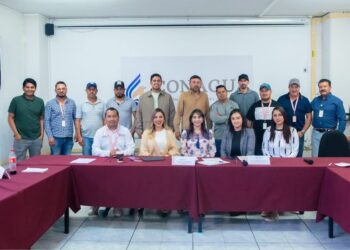 Gestiona Dayana Pérez en CONAGUA garantizar abasto de agua en Ixtaro