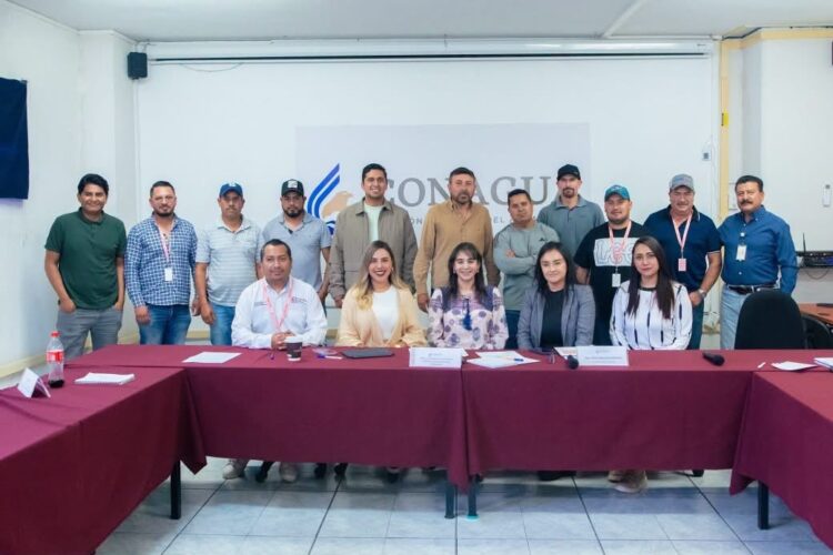 Gestiona Dayana Pérez en CONAGUA garantizar abasto de agua en Ixtaro