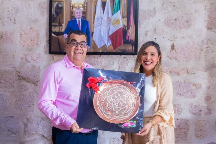 Impulsa Dayana Pérez Feria de Salud para Santa Clara del Cobre