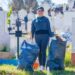 Encabeza Dayana Pérez limpieza del panteón de Santa Clara del Cobre por Noche de Ánimas