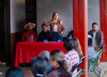 Apoya Dayana Pérez esfuerzos de la comuna de Zirahuén para preservar Noche de Ánimas