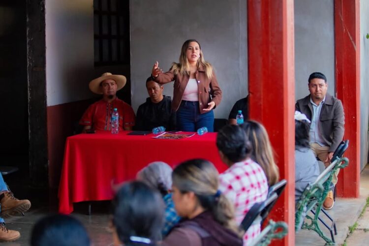 Apoya Dayana Pérez esfuerzos de la comuna de Zirahuén para preservar Noche de Ánimas