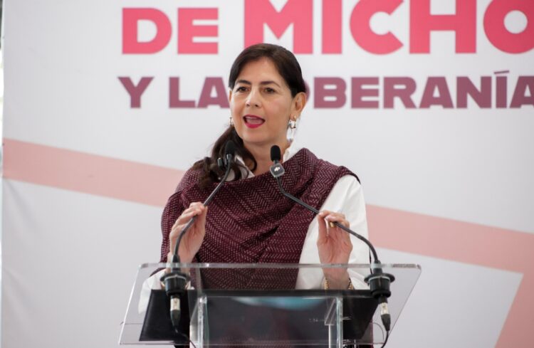 Resalta Gaby Molina los avances de la 4T en Uruapan